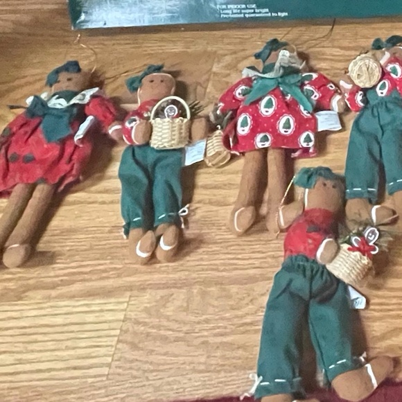 Gingerbread theme complete tree decor including tree skirt 🎄 - Picture 9 of 10